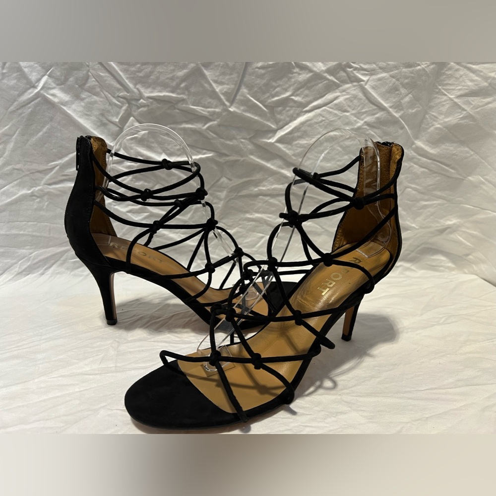 Report Heels